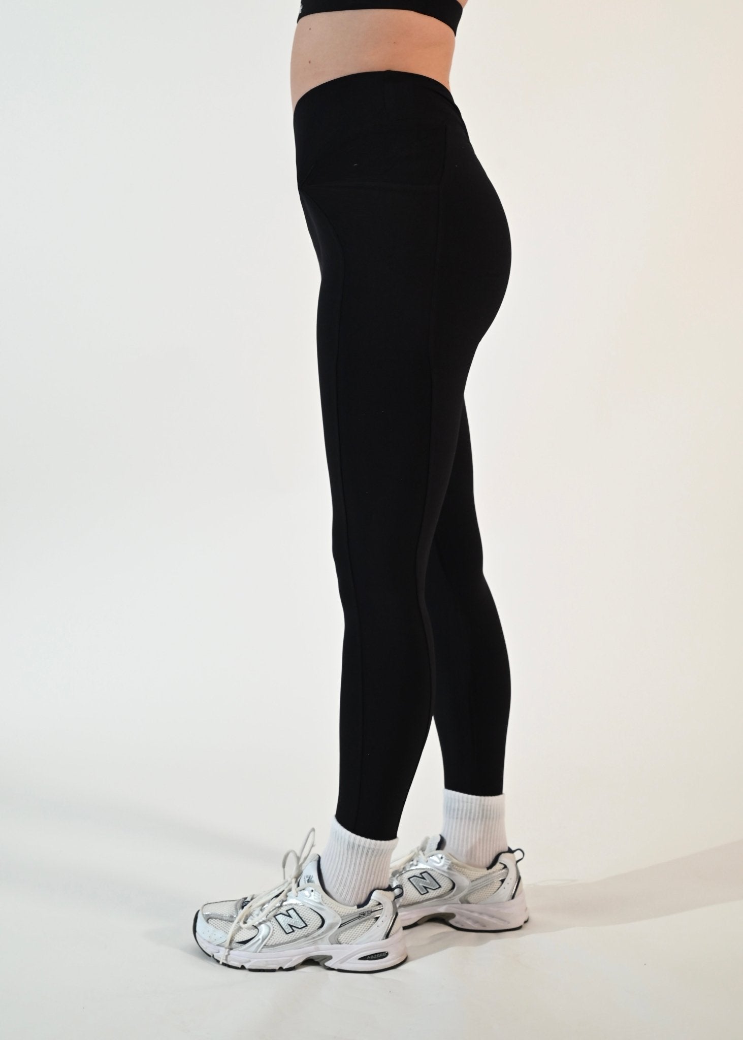 Side - Pocket Serene Leggings - Black - Ellie Gymwear